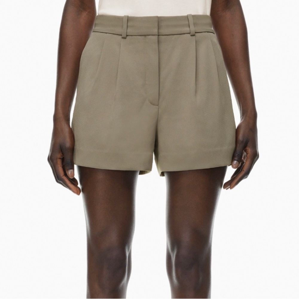 Aritzia Babaton Pleated Mini High Waist Tailored Shorts Sz 6